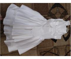 Красивое белое платье