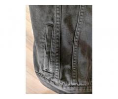 Черная джинсовая куртка, размер S - Изображение 2